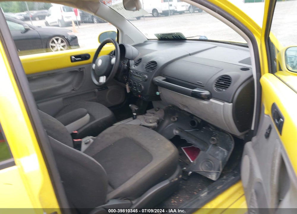 2002 VOLKSWAGEN NEW BEETLE GLS VIN: 3VWCB21C82M459706