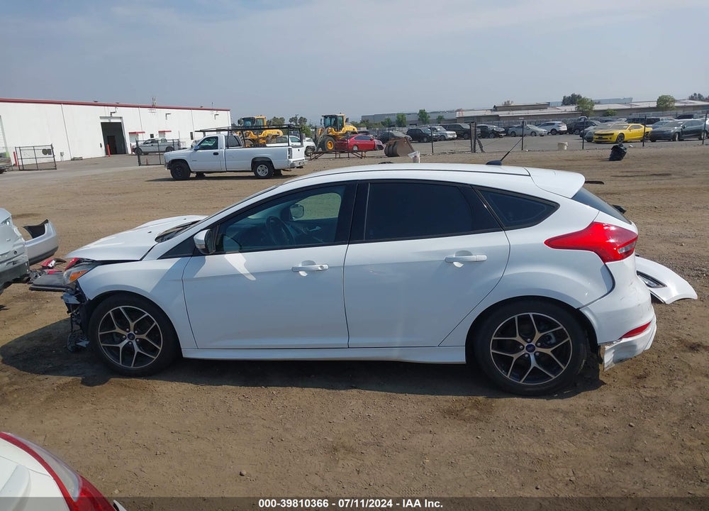 2016 FORD FOCUS SE VIN: 1FADP3K22GL289314