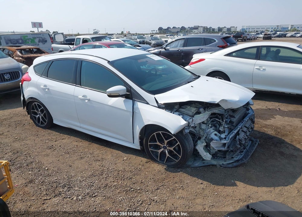 2016 FORD FOCUS SE VIN: 1FADP3K22GL289314