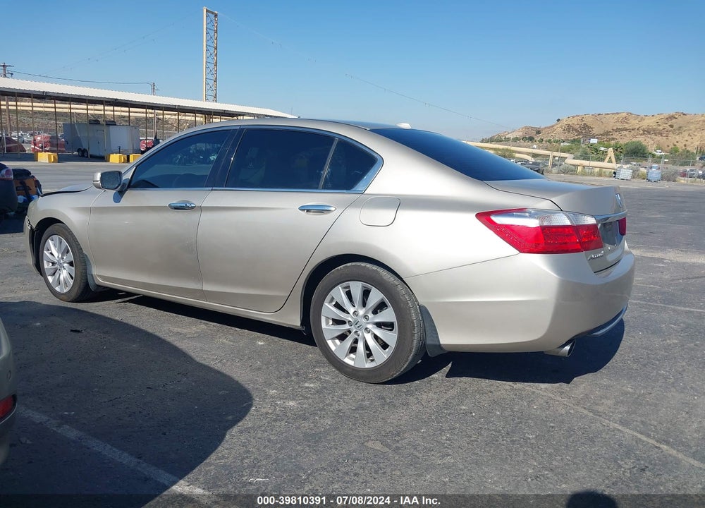 2015 HONDA ACCORD EX-L V-6 VIN: 1HGCR3F88FA020616