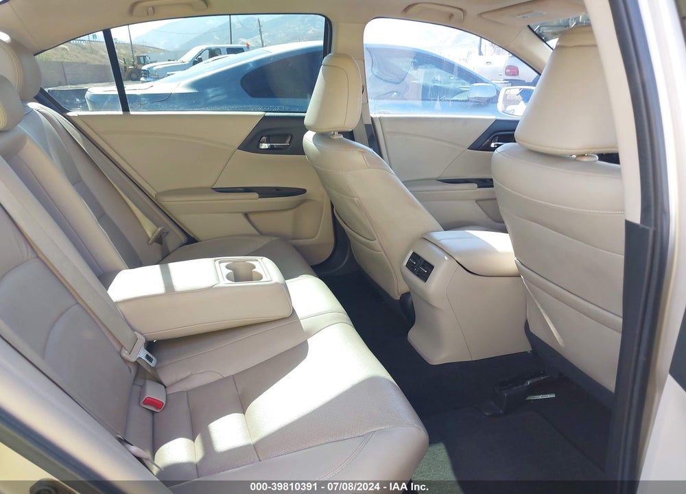 2015 HONDA ACCORD EX-L V-6 VIN: 1HGCR3F88FA020616