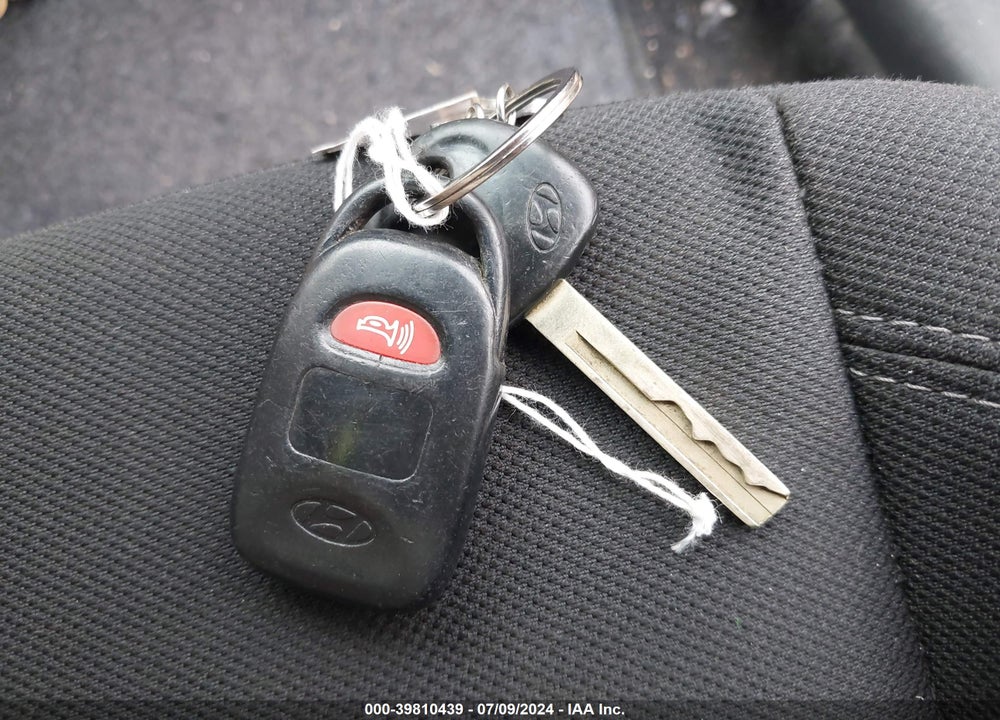2013 HYUNDAI VELOSTER BASE W/BLACK VIN: KMHTC6AD4DU177900