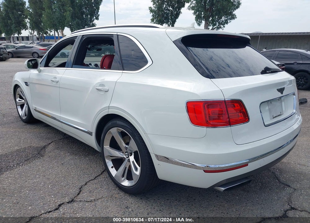 2018 BENTLEY BENTAYGA ACTIVITY EDITION/BLACK EDITION/MULLINER/ONYX EDITION/W12 VIN: SJAAC2ZV5JC017061
