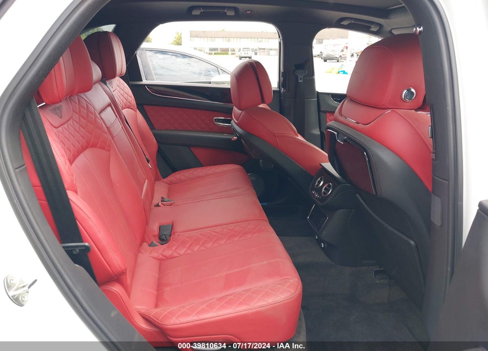 2018 BENTLEY BENTAYGA ACTIVITY EDITION/BLACK EDITION/MULLINER/ONYX EDITION/W12 VIN: SJAAC2ZV5JC017061