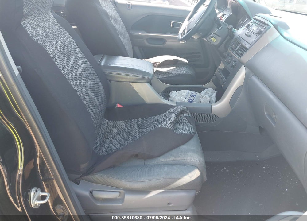 2007 HONDA PILOT LX VIN: 5FNYF28137B021589