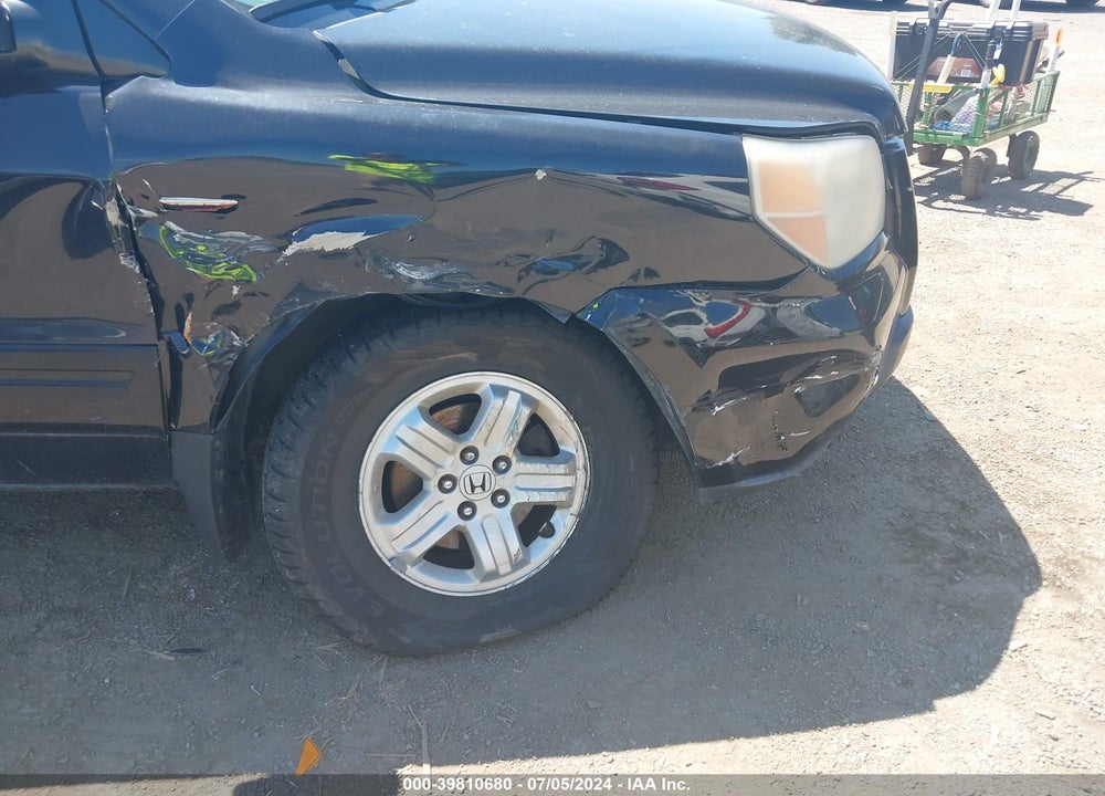 2007 HONDA PILOT LX VIN: 5FNYF28137B021589