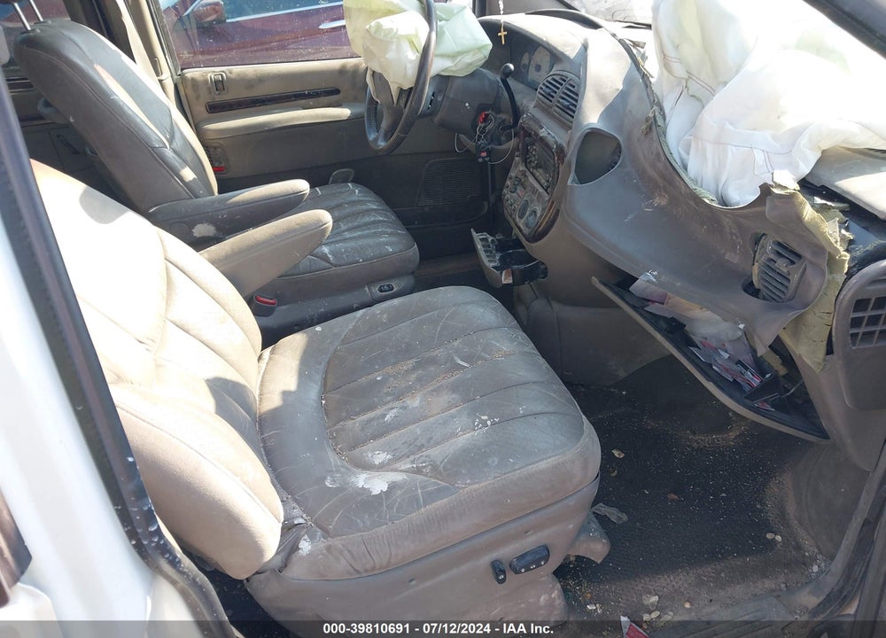 1999 CHRYSLER TOWN & COUNTRY LIMITED VIN: 1C4GP64L0XB735500