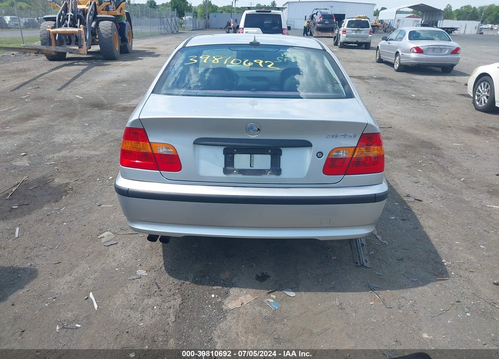 2004 BMW 325I VIN: WBAEV33474KR31402