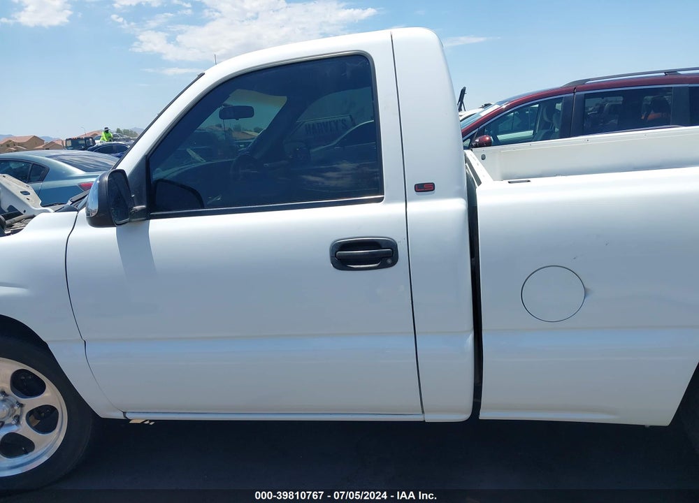 2001 CHEVROLET SILVERADO 1500 LS VIN: 1GCEC14V11Z122713