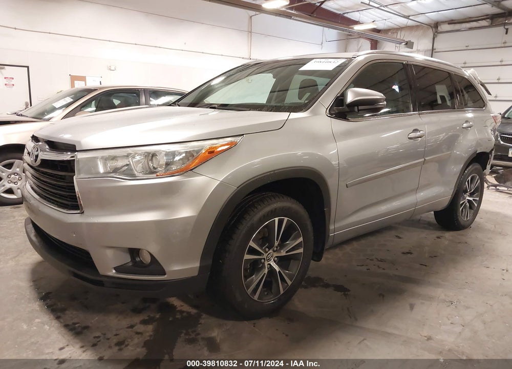 2016 TOYOTA HIGHLANDER XLE V6 VIN: 5TDJKRFH6GS228947