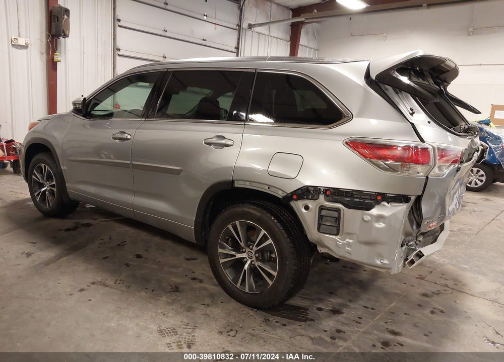 2016 TOYOTA HIGHLANDER XLE V6 VIN: 5TDJKRFH6GS228947