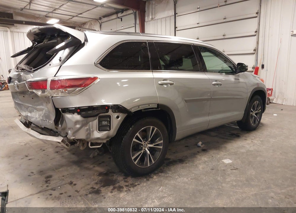 2016 TOYOTA HIGHLANDER XLE V6 VIN: 5TDJKRFH6GS228947