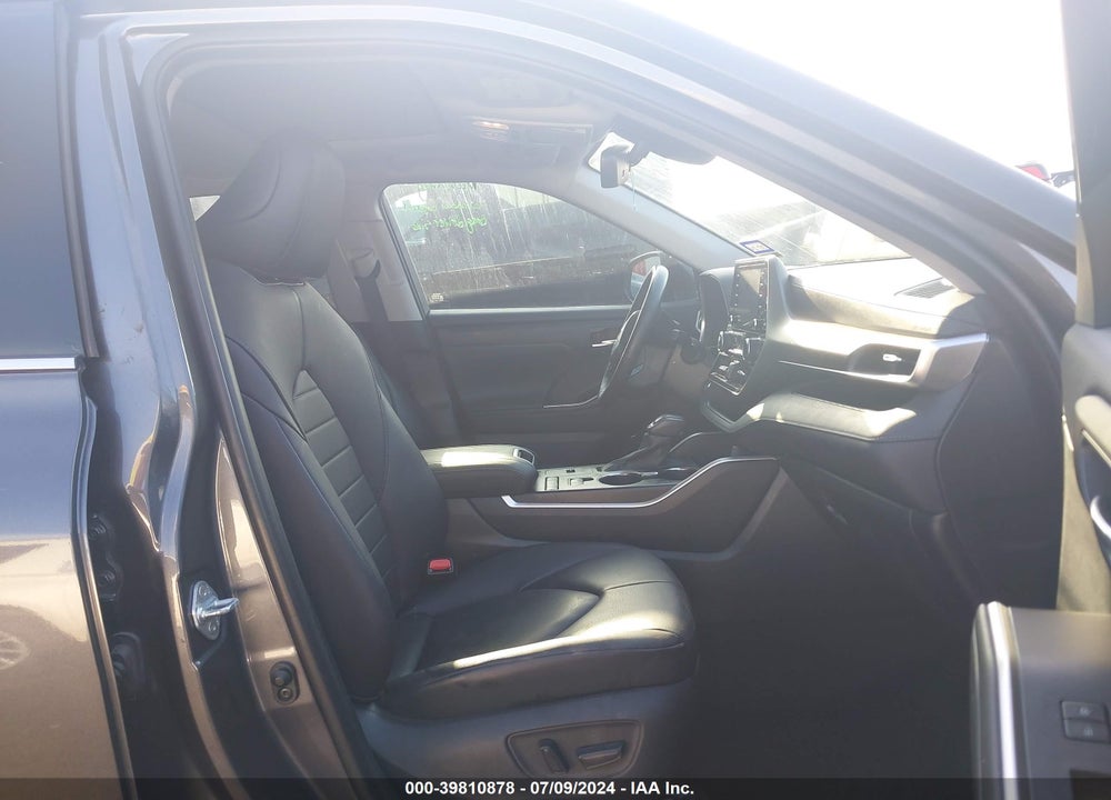 2020 TOYOTA HIGHLANDER XLE VIN: 5TDGZRAH3LS025408