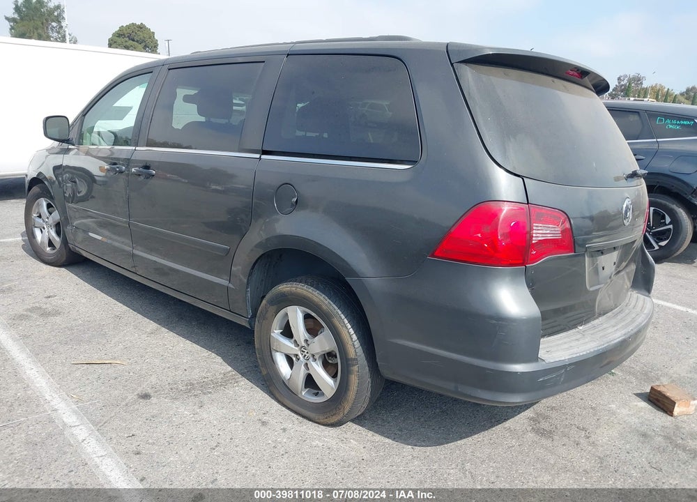 2011 VOLKSWAGEN ROUTAN SE VIN: 2V4RW3DG3BR740252