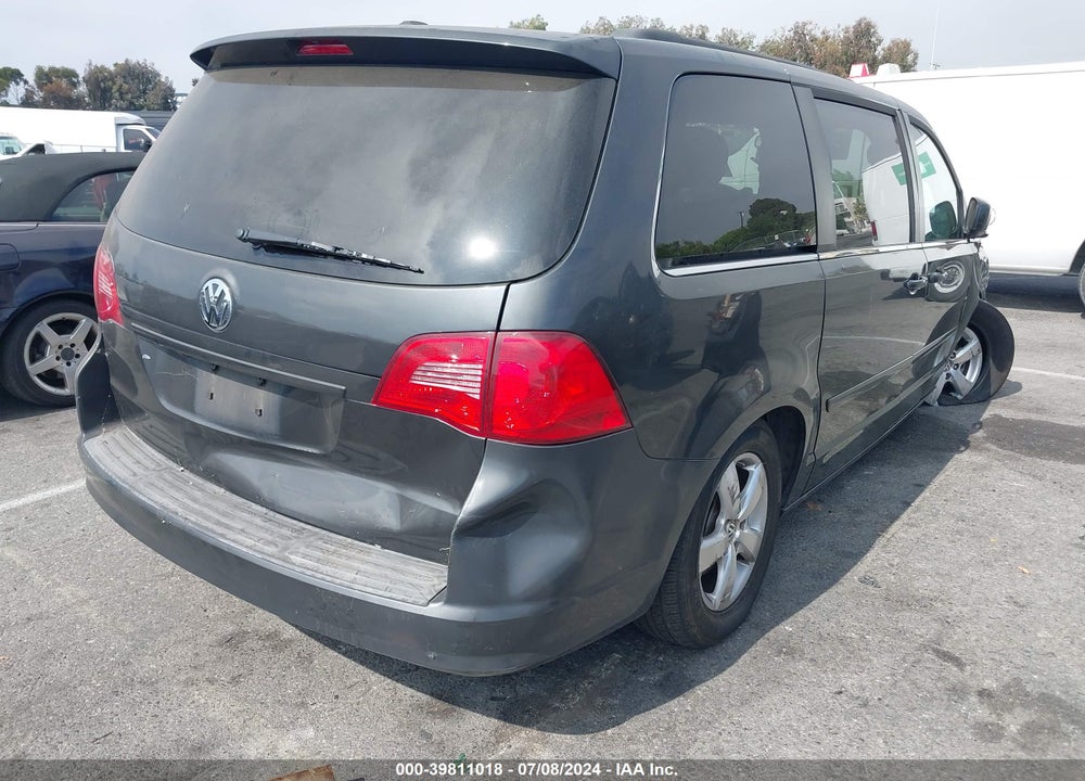 2011 VOLKSWAGEN ROUTAN SE VIN: 2V4RW3DG3BR740252