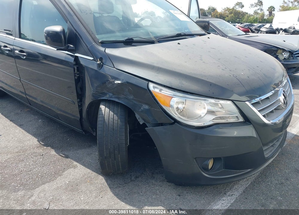 2011 VOLKSWAGEN ROUTAN SE VIN: 2V4RW3DG3BR740252