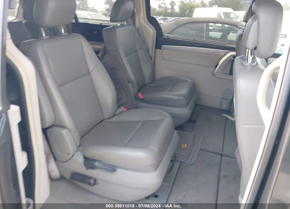 2011 VOLKSWAGEN ROUTAN SE VIN: 2V4RW3DG3BR740252