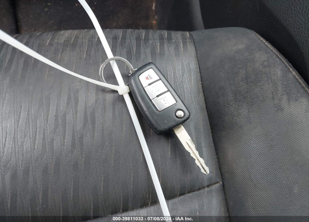 2017 NISSAN ROGUE S VIN: JN8AT2MT3HW140858