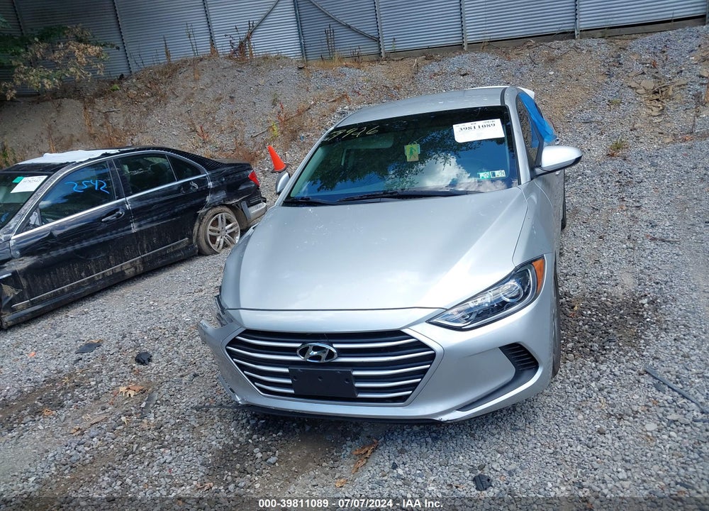 2018 HYUNDAI ELANTRA SEL VIN: 5NPD84LF5JH387926