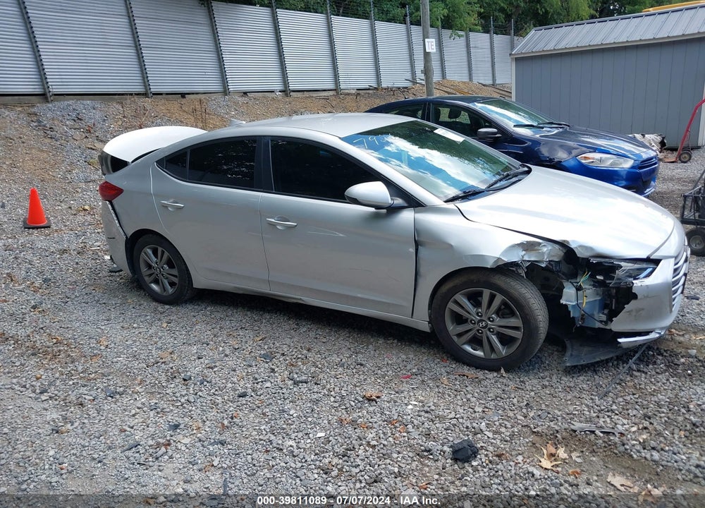 2018 HYUNDAI ELANTRA SEL VIN: 5NPD84LF5JH387926