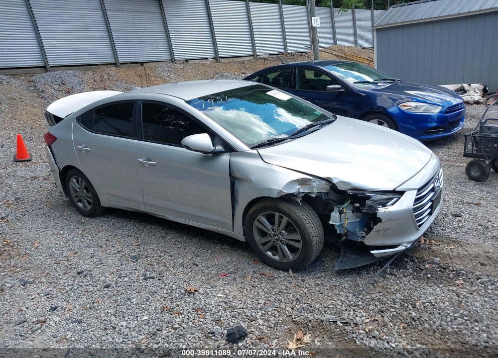 2018 HYUNDAI ELANTRA SEL VIN: 5NPD84LF5JH387926
