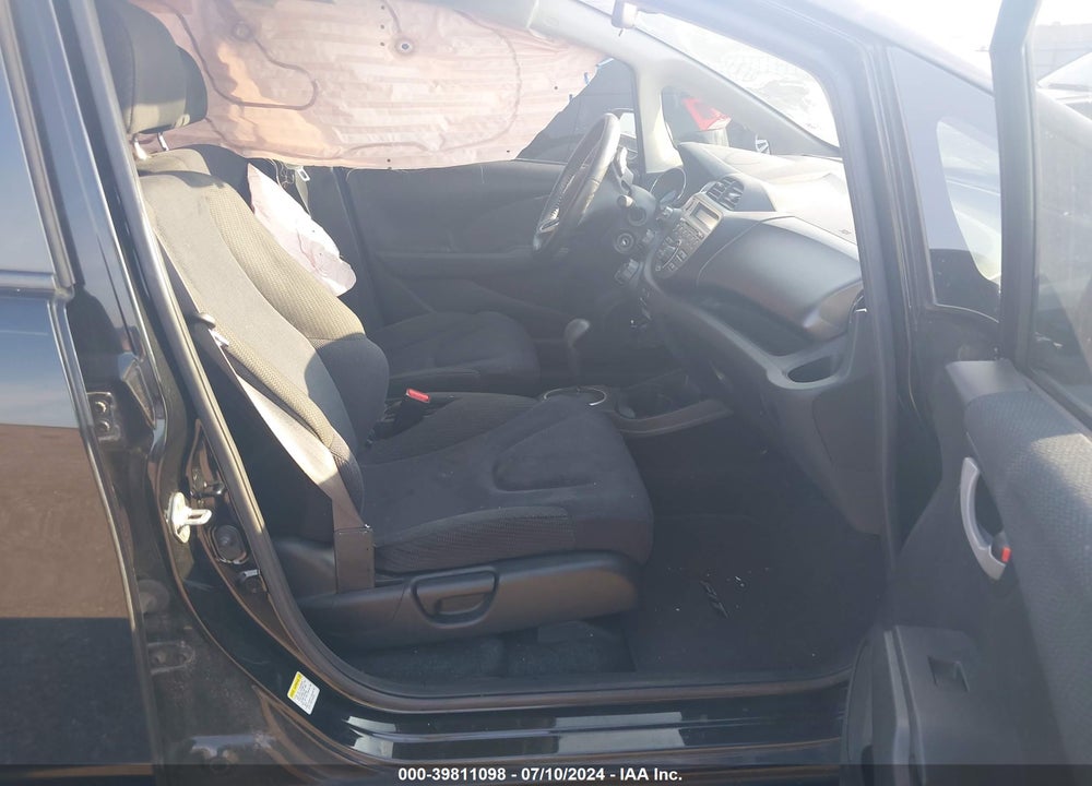 2013 HONDA FIT SPORT VIN: JHMGE8H53DC009048