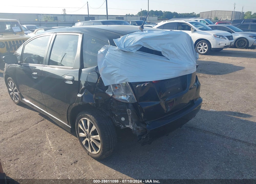2013 HONDA FIT SPORT VIN: JHMGE8H53DC009048