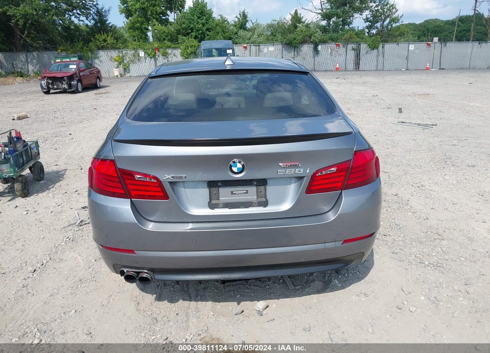 2013 BMW 528I XDRIVE VIN: WBAXH5C55DD108024