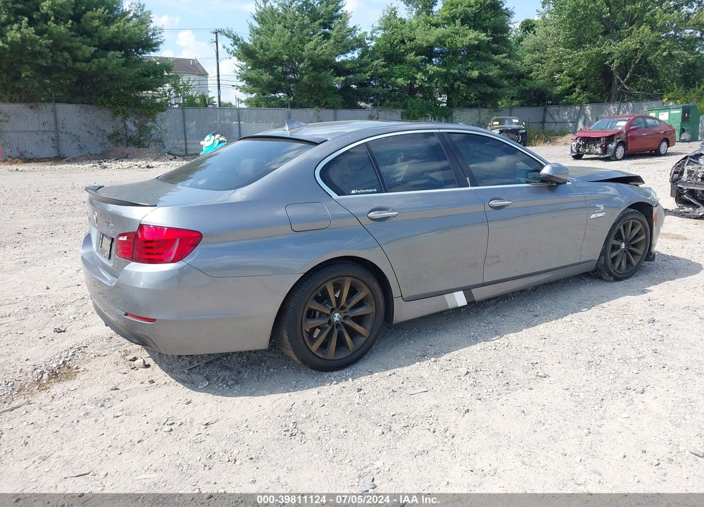 2013 BMW 528I XDRIVE VIN: WBAXH5C55DD108024