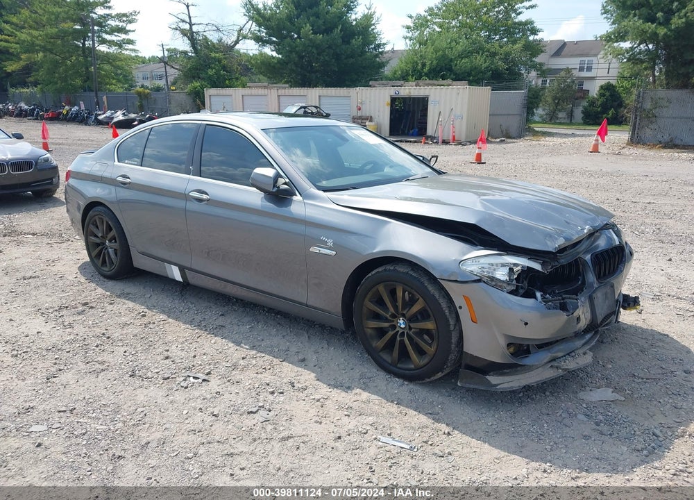 2013 BMW 528I XDRIVE VIN: WBAXH5C55DD108024