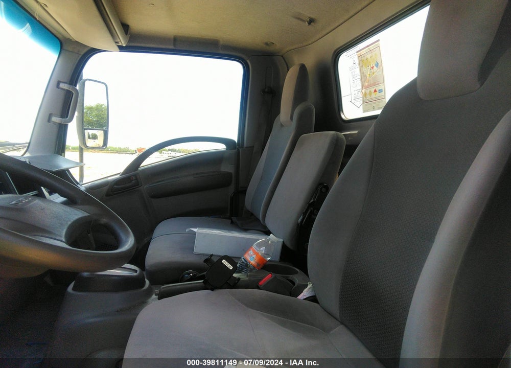 2017 ISUZU NPR HD DSL REG AT VIN: JALC4W167H7000053