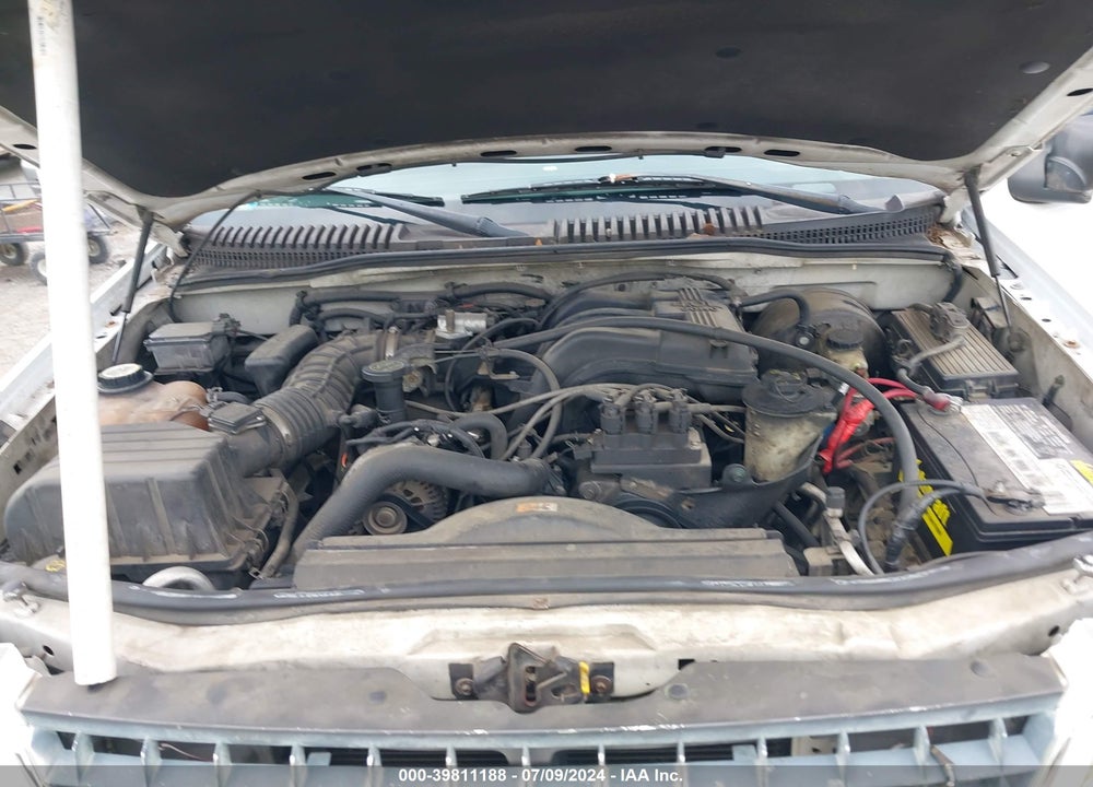 2002 FORD EXPLORER XLS VIN: 1FMZU72K22UD56900