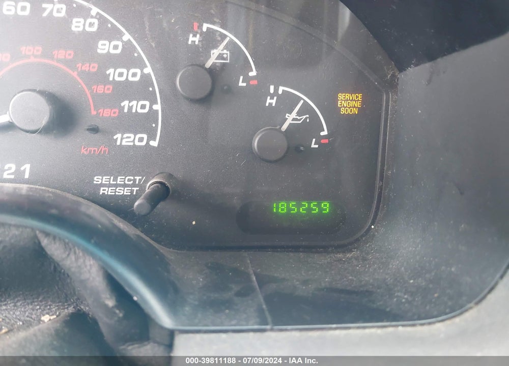2002 FORD EXPLORER XLS VIN: 1FMZU72K22UD56900