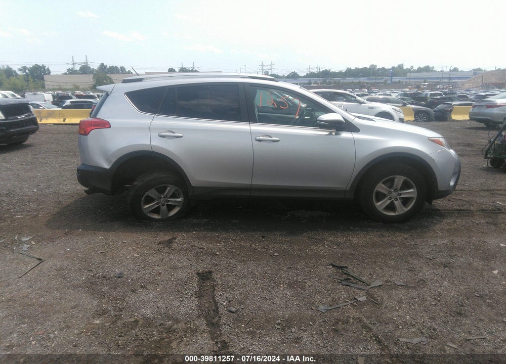 2014 TOYOTA RAV4 XLE VIN: 2T3RFREV4EW152087