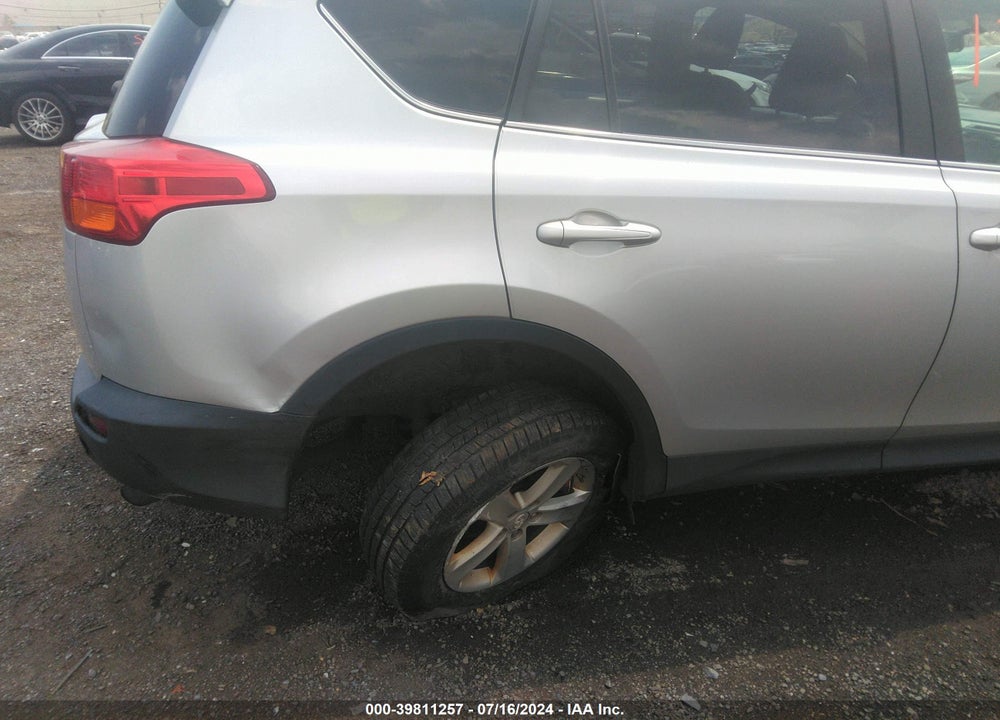 2014 TOYOTA RAV4 XLE VIN: 2T3RFREV4EW152087