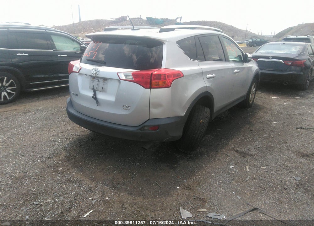 2014 TOYOTA RAV4 XLE VIN: 2T3RFREV4EW152087