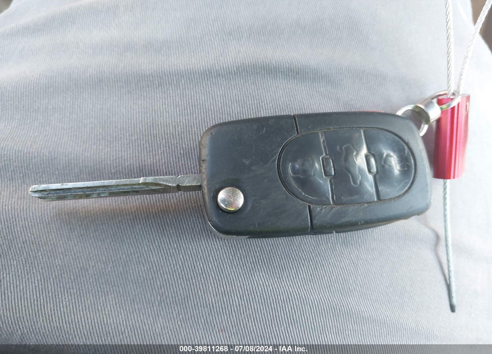 2004 AUDI A4 1.8T VIN: WAUAC48H44K015136