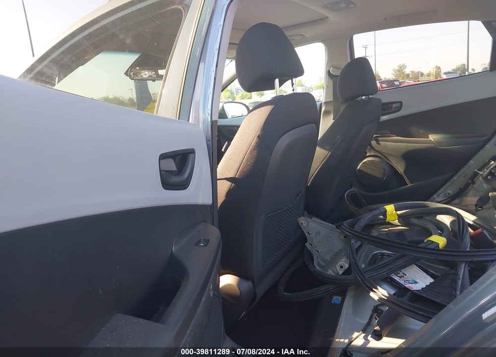 2018 HYUNDAI KONA SEL VIN: KM8K62AA4JU158289