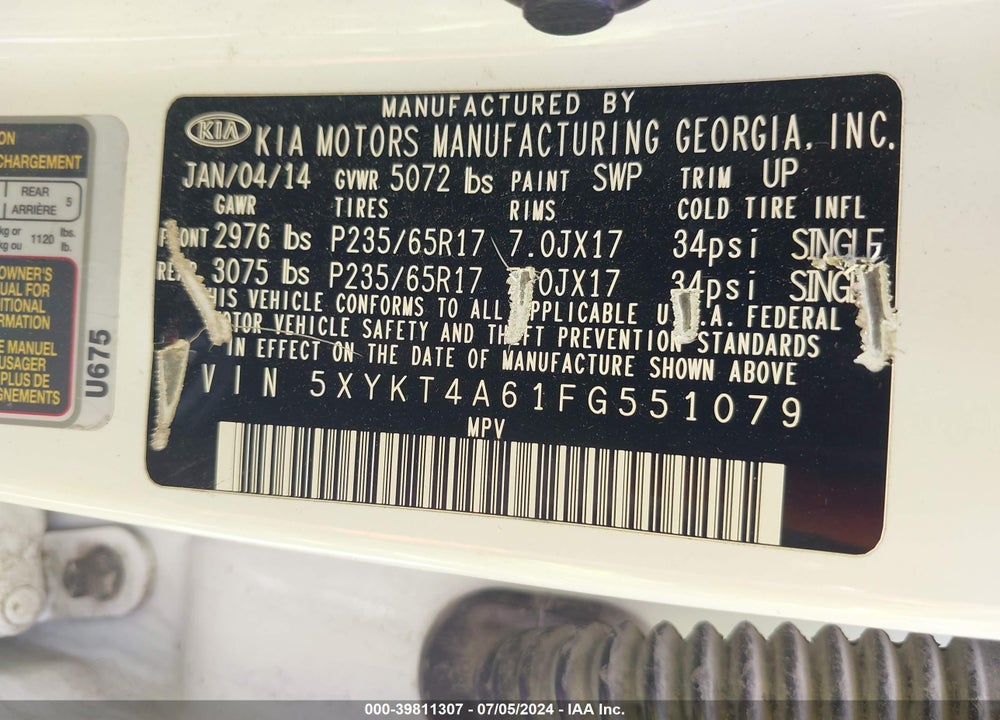 2015 KIA SORENTO LX VIN: 5XYKT4A61FG551079