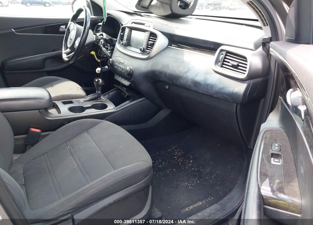 2017 KIA SORENTO 2.4L LX VIN: 5XYPG4A31HG303286