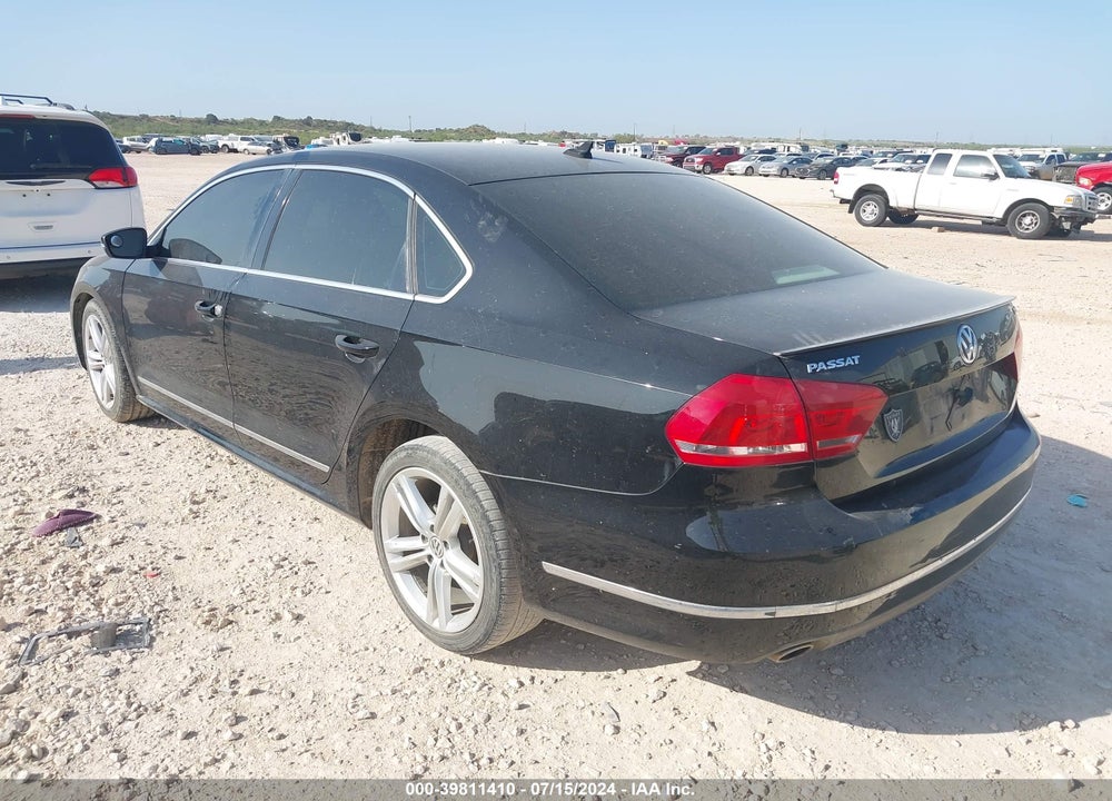 2013 VOLKSWAGEN PASSAT VIN: 1VWBN7A34DC132255
