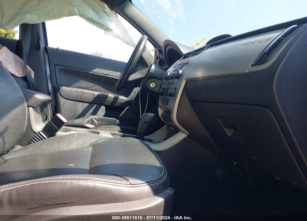 2010 FORD FOCUS SES VIN: 1FAHP3GN0AW261585