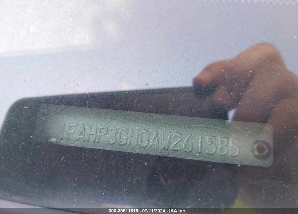 2010 FORD FOCUS SES VIN: 1FAHP3GN0AW261585
