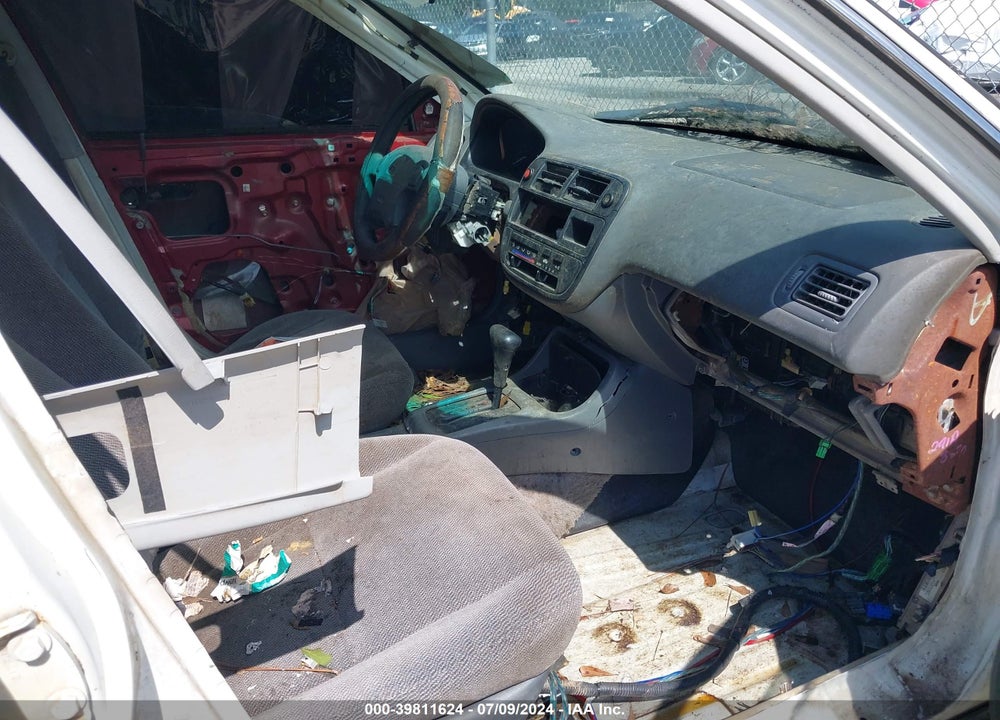 1998 HONDA CIVIC LX VIN: 2HGEJ6679WH613783