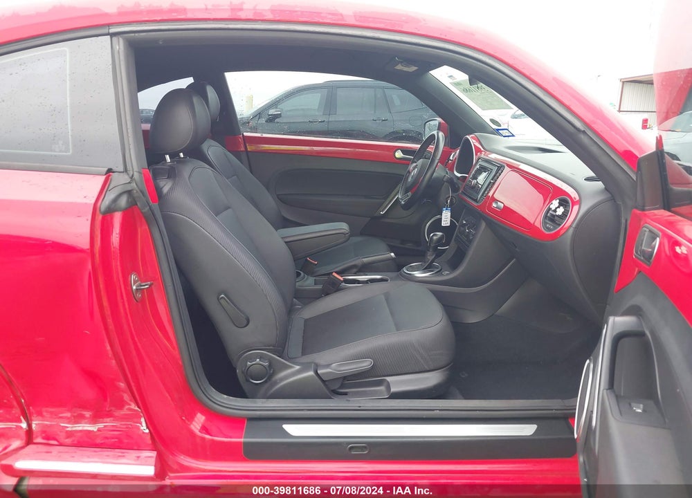 2014 VOLKSWAGEN BEETLE VIN: 3VWJP7AT3EM608811