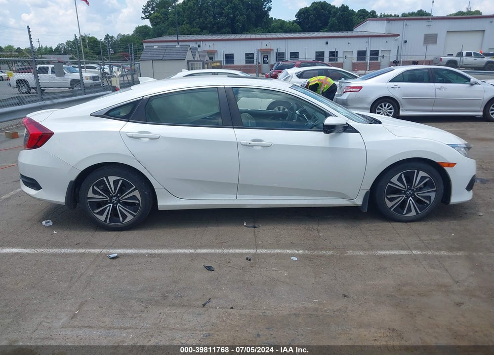 2018 HONDA CIVIC VIN: JHMFC1F77JX026355