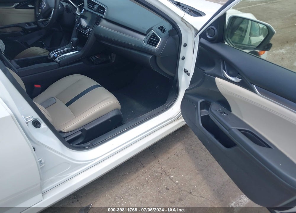 2018 HONDA CIVIC VIN: JHMFC1F77JX026355