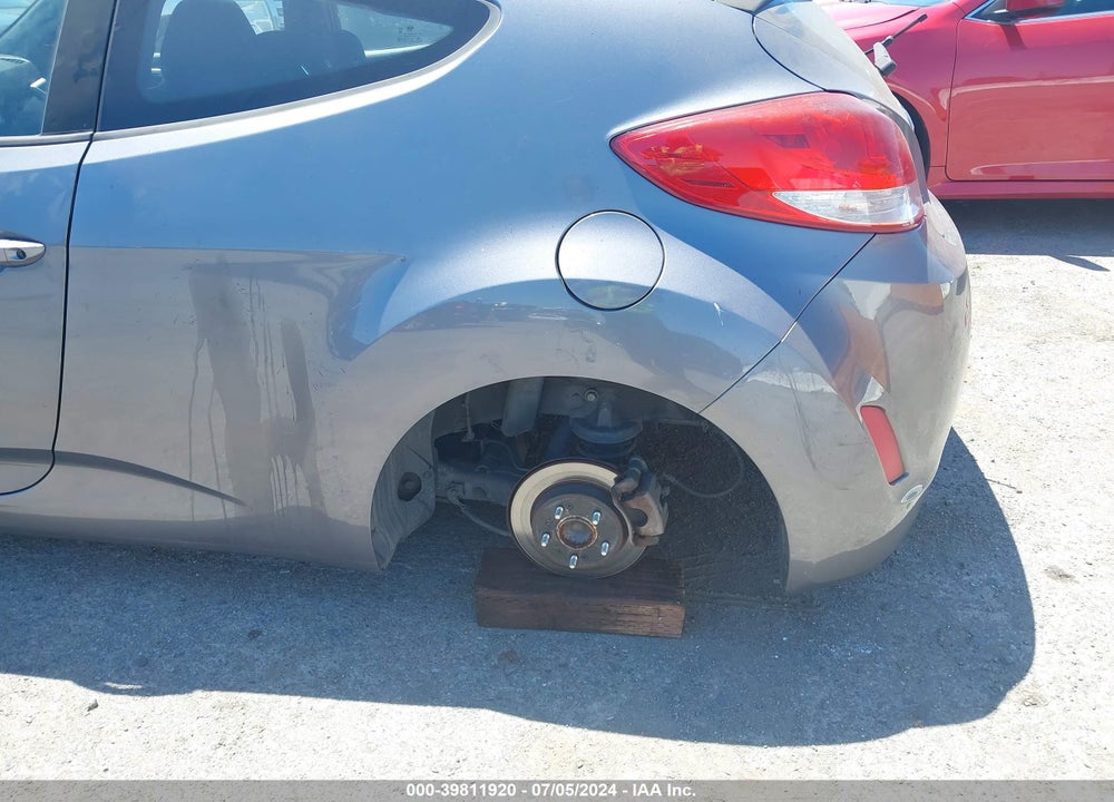 2017 HYUNDAI VELOSTER VIN: KMHTC6AD9HU311063