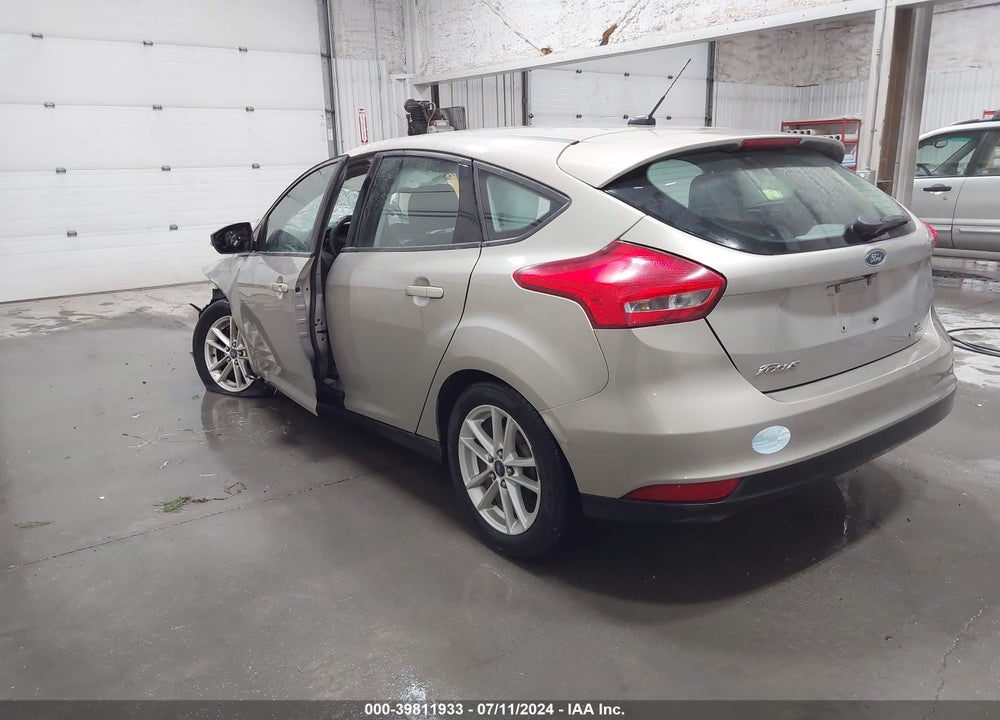 2015 FORD FOCUS SE VIN: 1FADP3K2XFL282626