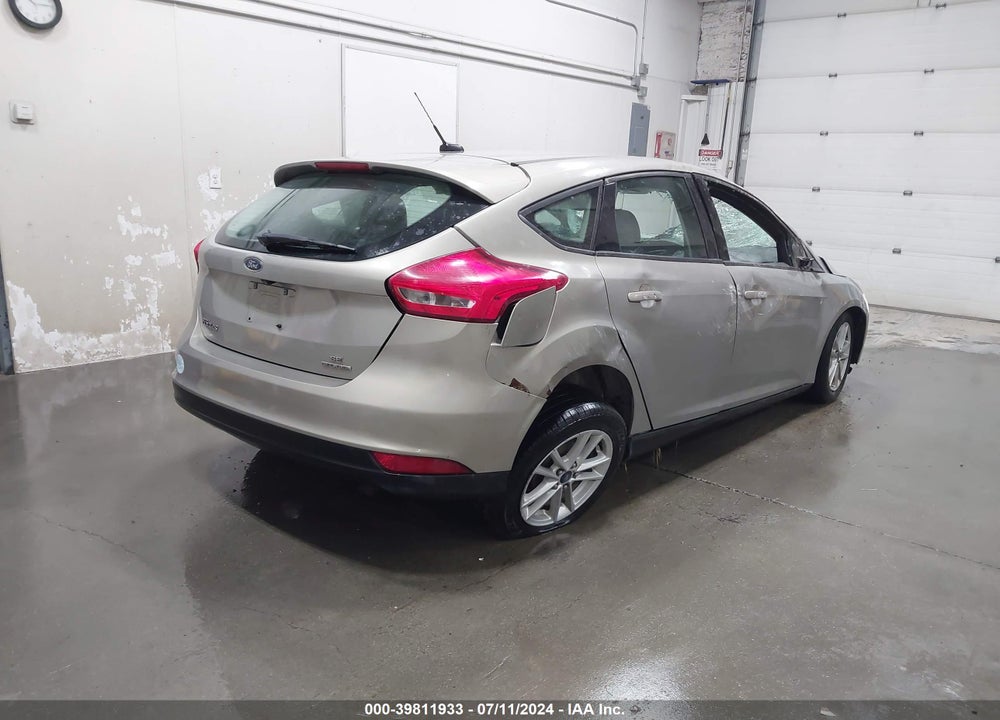 2015 FORD FOCUS SE VIN: 1FADP3K2XFL282626
